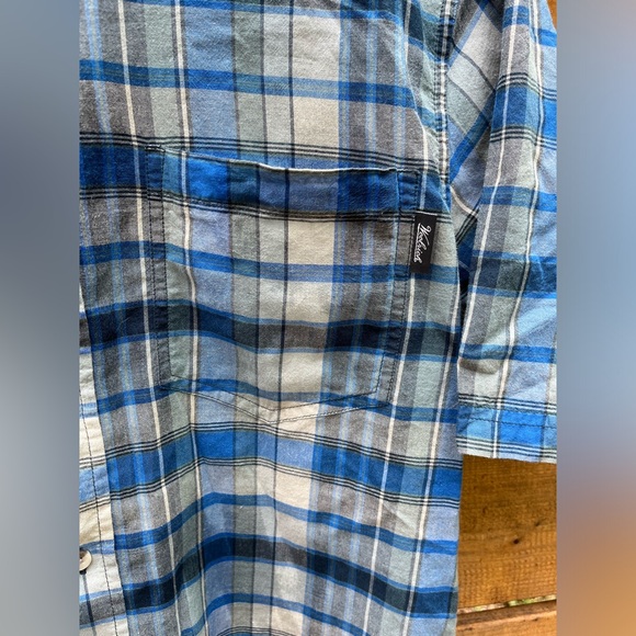 WOOLRICH Timberline short sleeve button-down shirt. EUC. Size Medium. - Picture 4 of 11